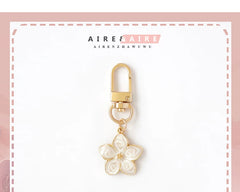 Cute And Elegant White Pear Flower Airpods Key Chain U Disk Anti-Lost Accessory Bag Zipper Buckle Flower Pendant