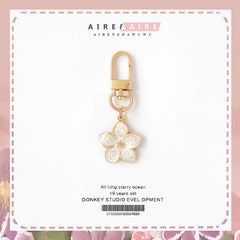Cute And Elegant White Pear Flower Airpods Key Chain U Disk Anti-Lost Accessory Bag Zipper Buckle Flower Pendant